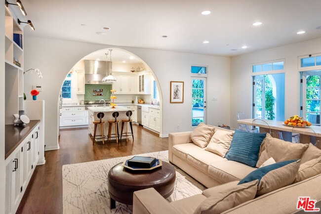 Building Photo - 408 17th St