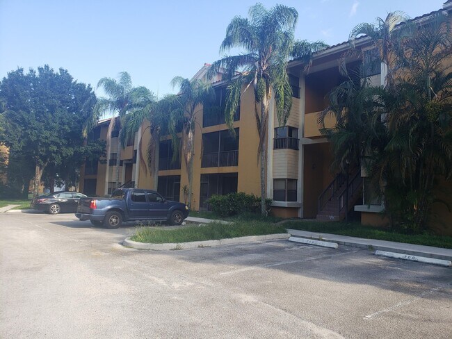 Building Photo - 3860 Coral Tree Cir