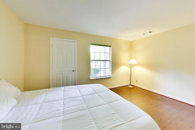 Building Photo - 10823 Hampton Mill Terrace