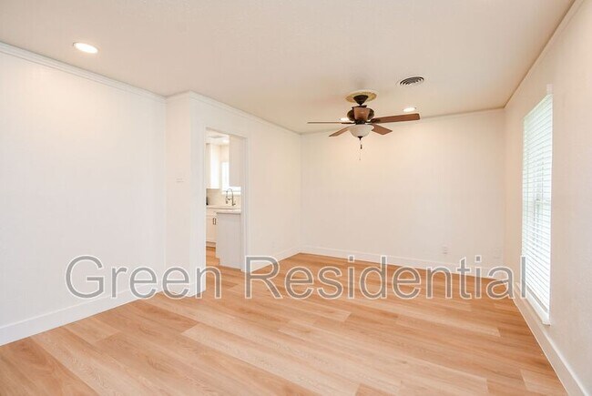 Building Photo - 4947 Cheena Dr