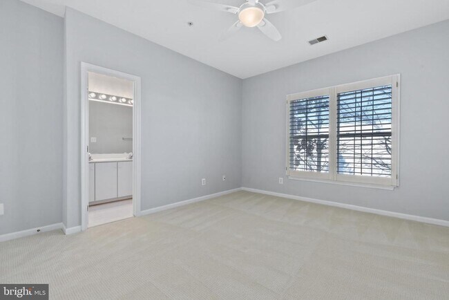 Building Photo - 351 Livermore Ln