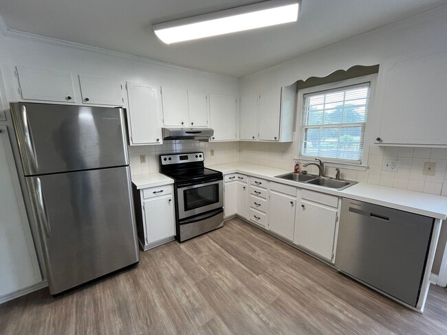 Building Photo - Incredible Location in N Davidson Co with ...