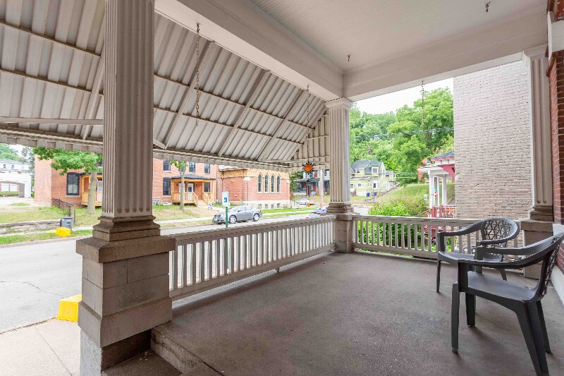 Building Photo - 1660 Iowa St