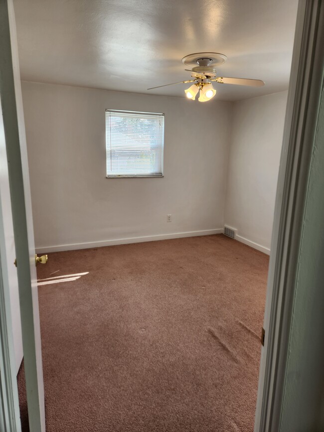 3rd Bedroom - 528 Montclair St