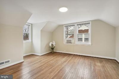 Building Photo - 2129 N Troy St