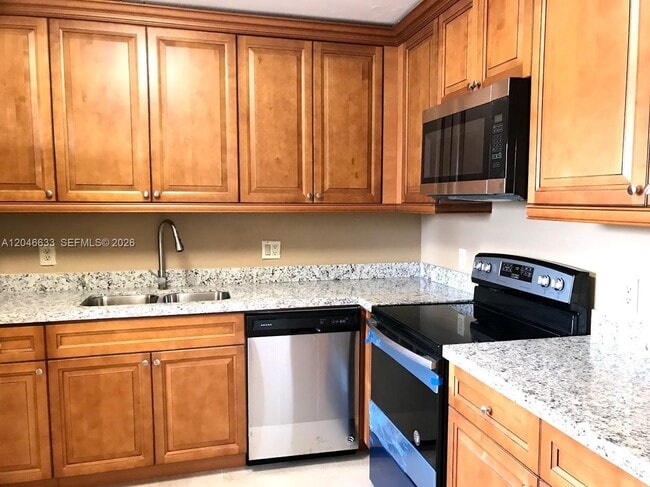 Building Photo - 369 Lakeview Dr