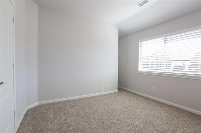Building Photo - 640 Highberry Dr