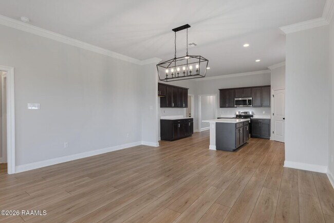 Building Photo - 106 Bejeweled Ave