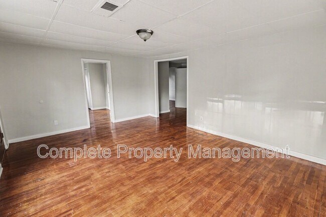 Building Photo - 6025 Ivy St