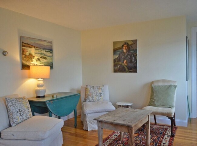 Building Photo - 5 Rocky Neck Ave