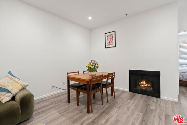Building Photo - 525 S Berendo St