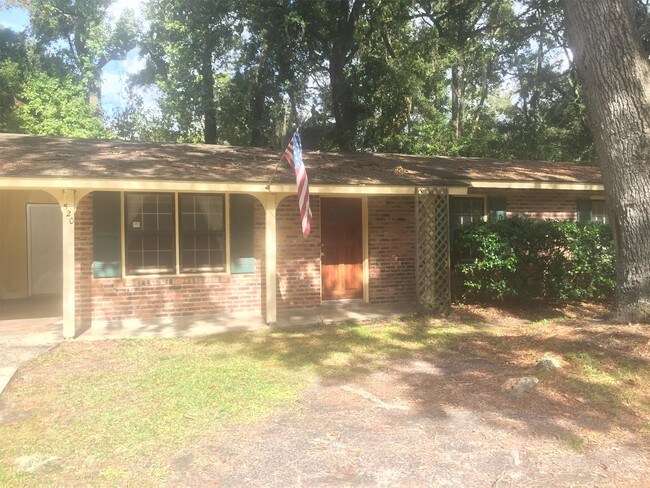 Building Photo - 520 Mimosa Pl
