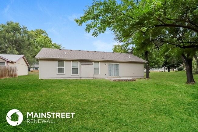 Building Photo - 7303 Oak St