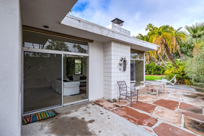 Building Photo - 866 N Topaz Cir