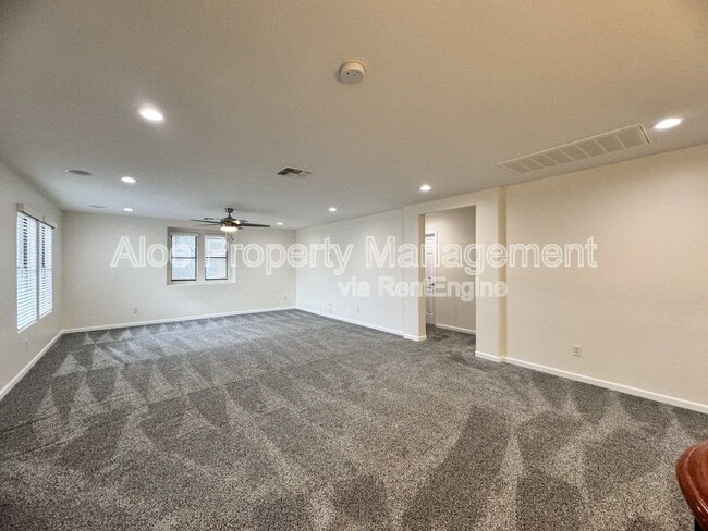 Building Photo - 14141 N 136th Ln