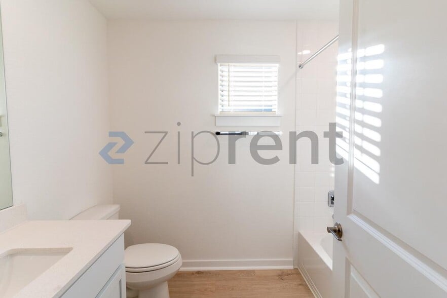 Building Photo - 2421 Wallin Bradley Dr