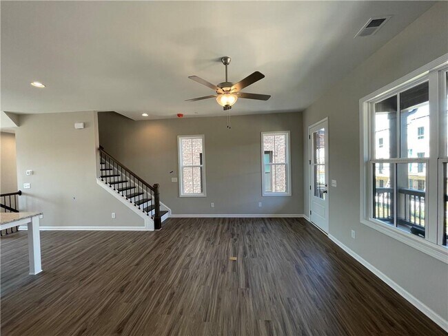 Building Photo - 6550 Cortland Walk