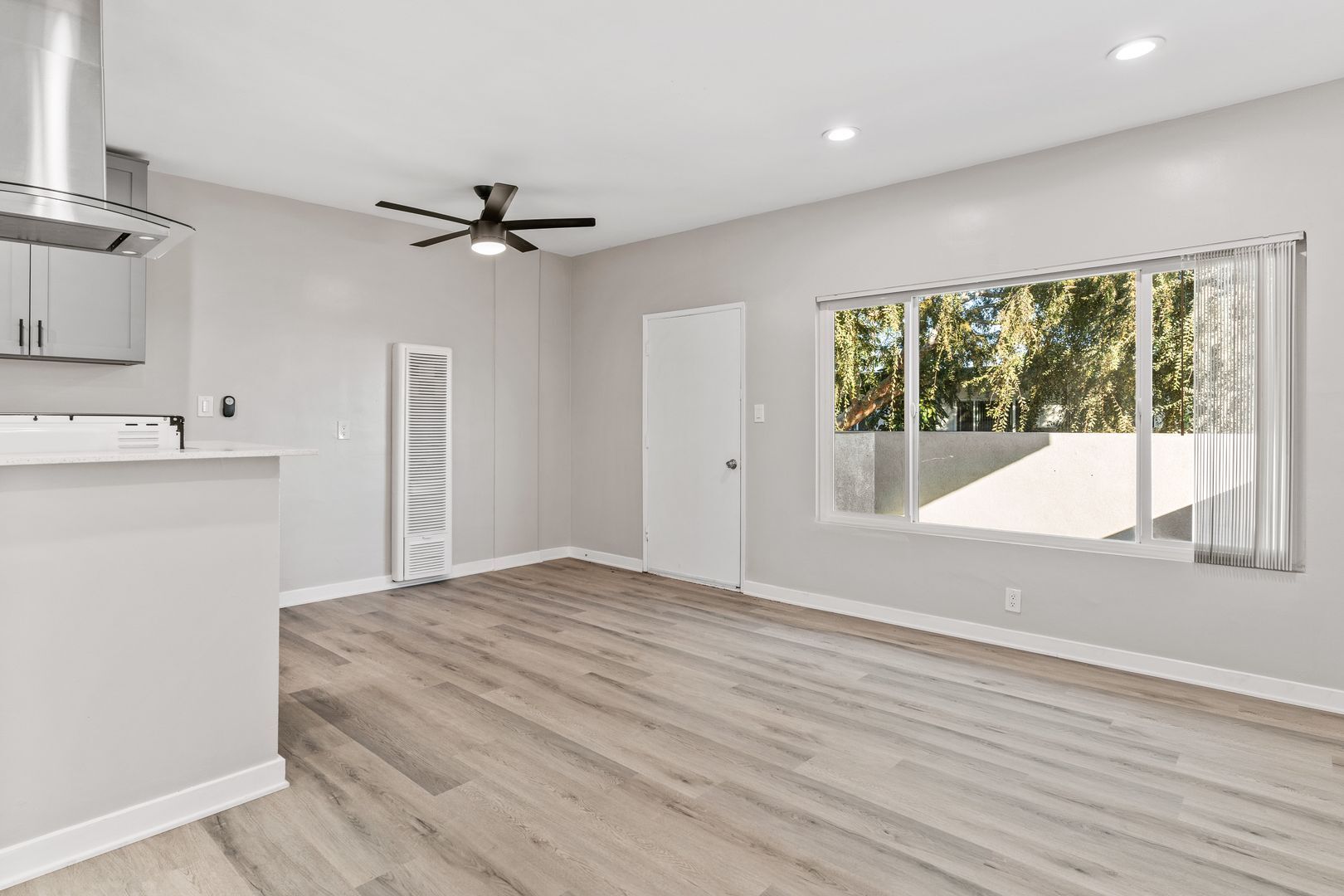 Building Photo - 1655 W Malvern Ave