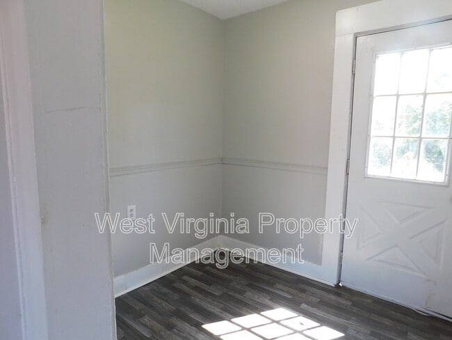 Building Photo - 1 F St