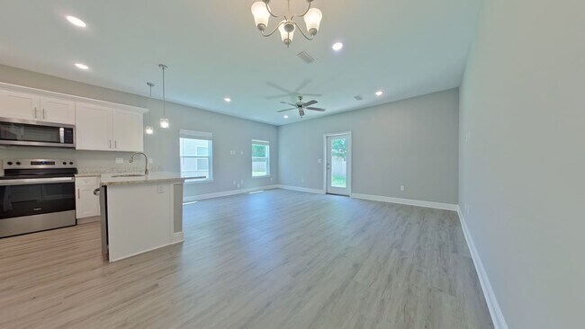 Building Photo - 840 Fairview Dr