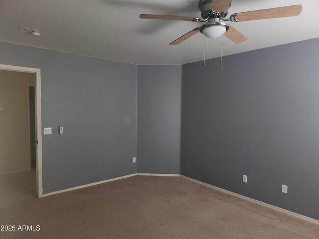 Building Photo - 41132 N Hudson Trail