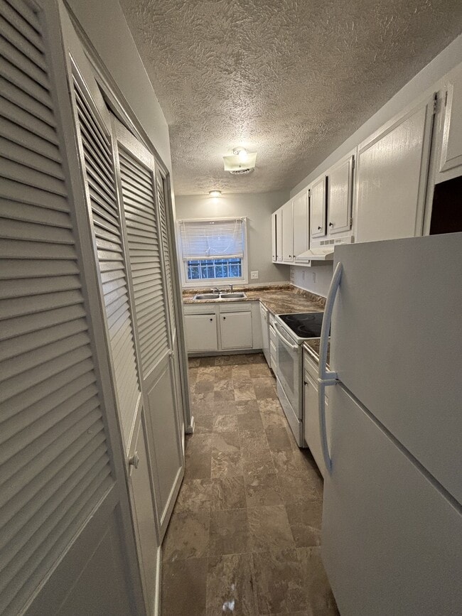 Building Photo - 201 Southway Garden Rd