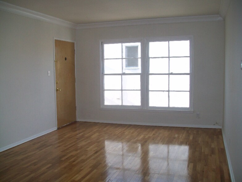 Building Photo - 1466 S Sherbourne Dr