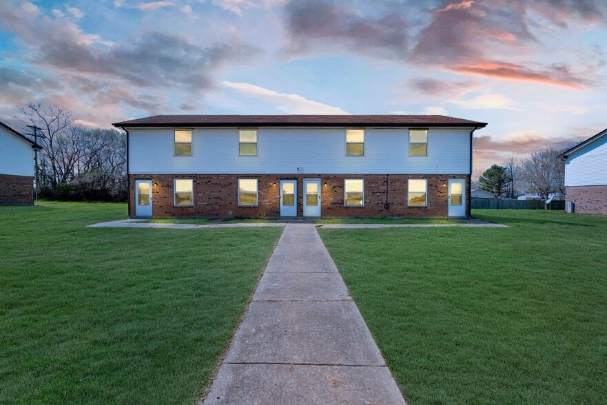 Primary Photo - 1108 Pembroke Oak Grove Rd