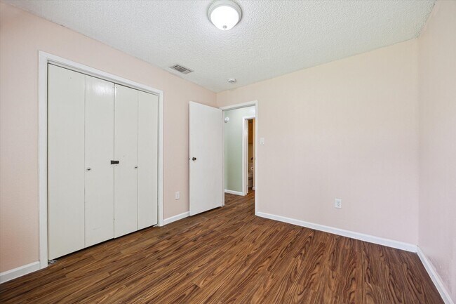 Building Photo - 5709 Cripple Brook Ct