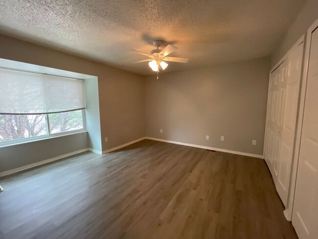 Building Photo - 4015 Stonedike Dr