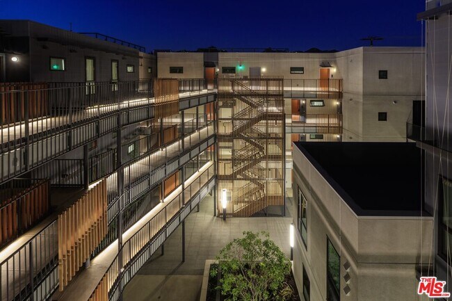 Building Photo - 1250 N Fairfax Ave