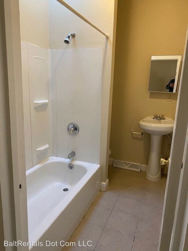 Building Photo - 2 br, 1.5 bath House - 641 McKewin Ave