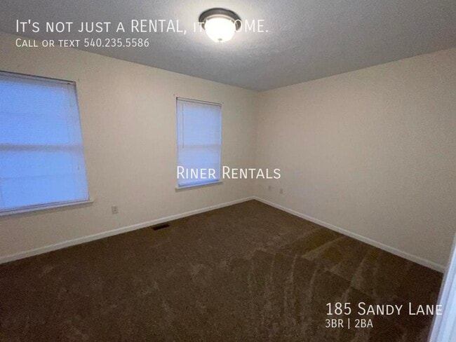 Building Photo - 185 Sandy Ln
