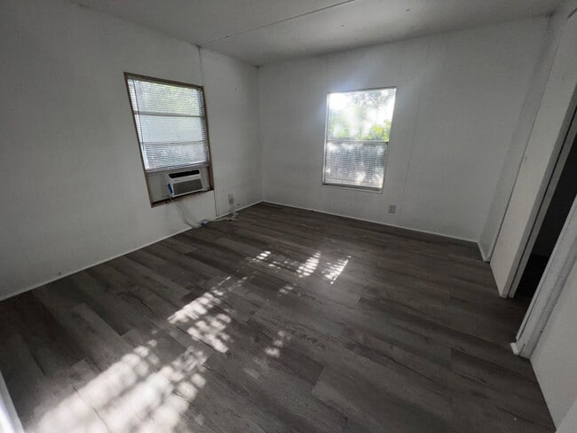 Building Photo - 1125 S Christiana Ave