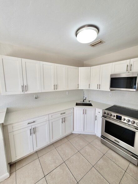 Building Photo - 22200 SW 116th Ave