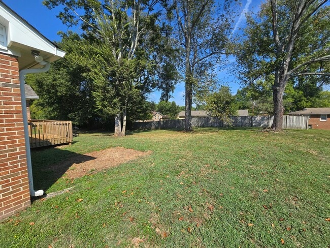 Building Photo - 204 Hunter Dr