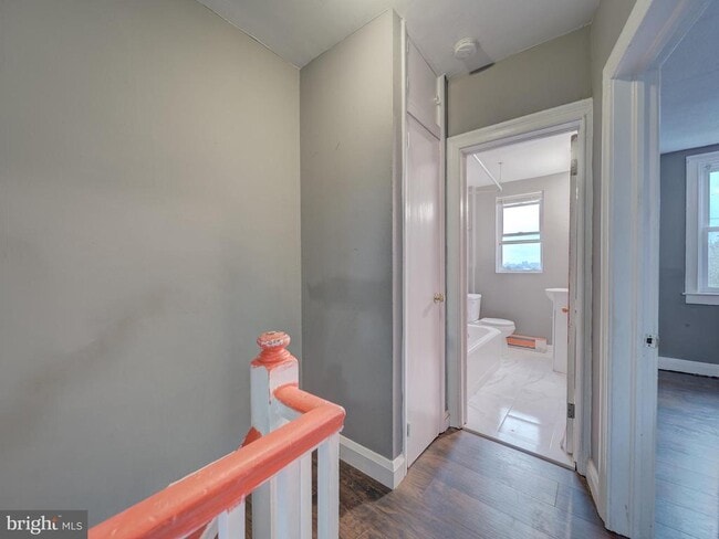 Building Photo - 2047 Griffis Ave