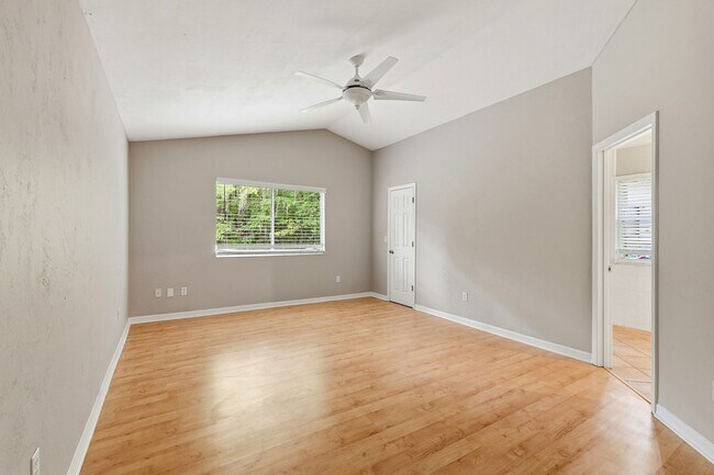 Building Photo - 2902 NW 104th Ct