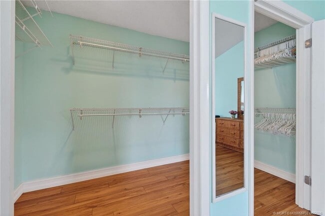 Building Photo - 5636 SE Foxcross Pl