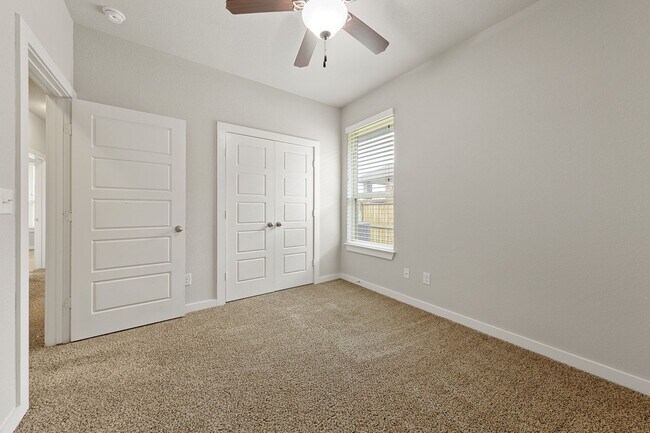 Building Photo - GORGEOUS 3 BEDROOM DUPLEX LOCATED IN BASTR...