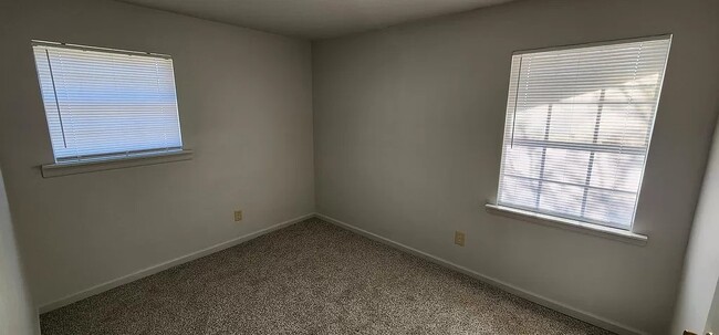 Building Photo - 247 Horton Dr