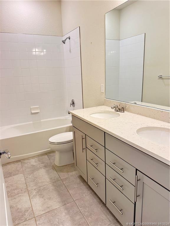 Building Photo - 10214 SW Captiva Dr