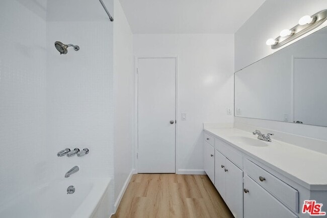 Building Photo - 1293 Garfield Ave