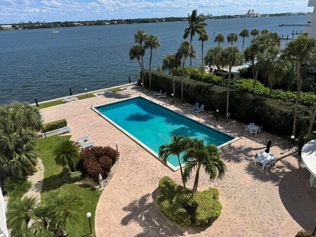 Building Photo - 2800 N Flagler Dr