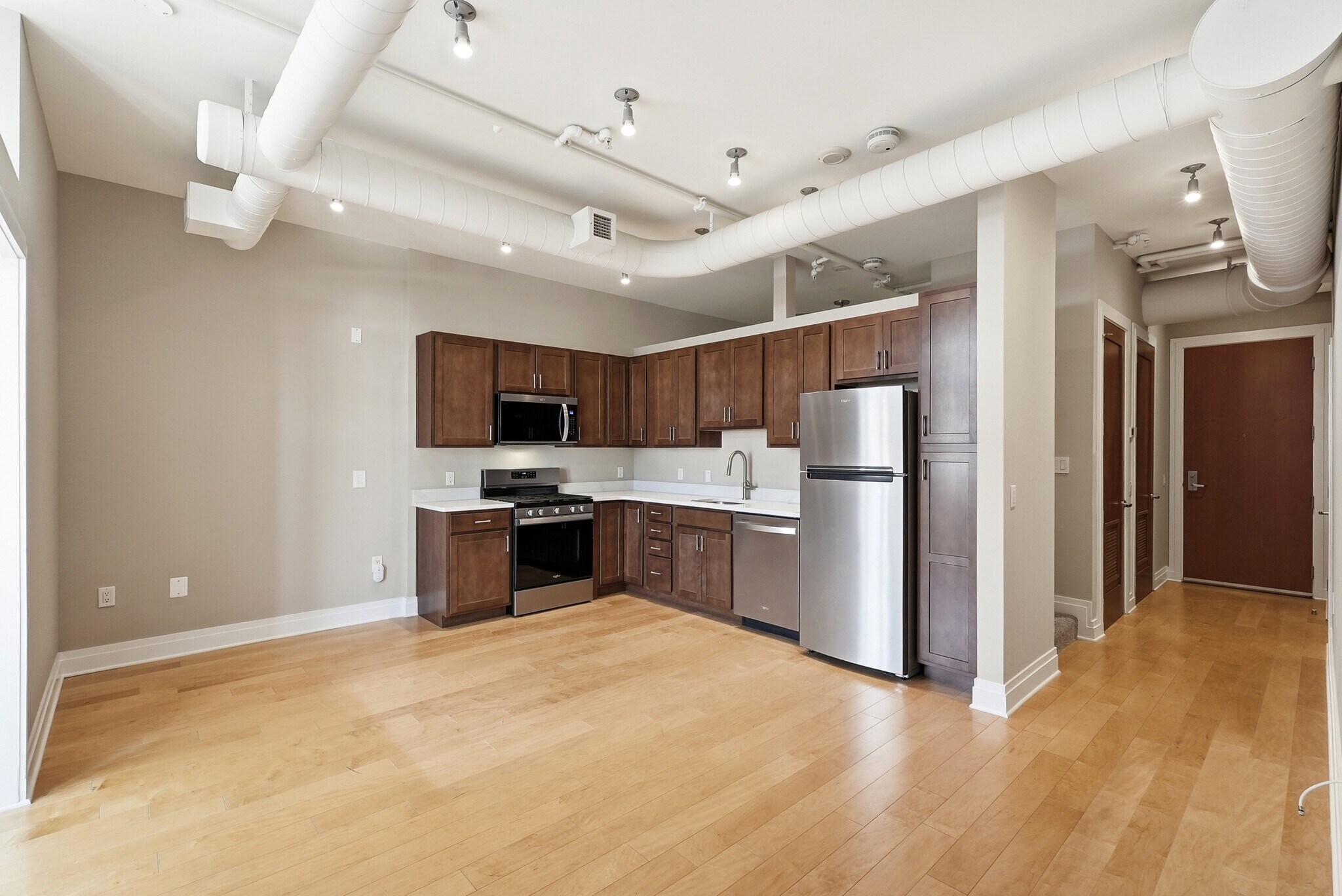 Building Photo - 811 4th St NW
