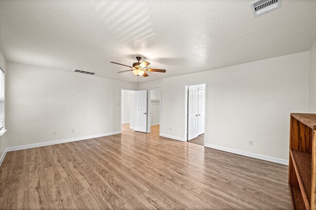 Building Photo - 15623 Harris Canyon Ln