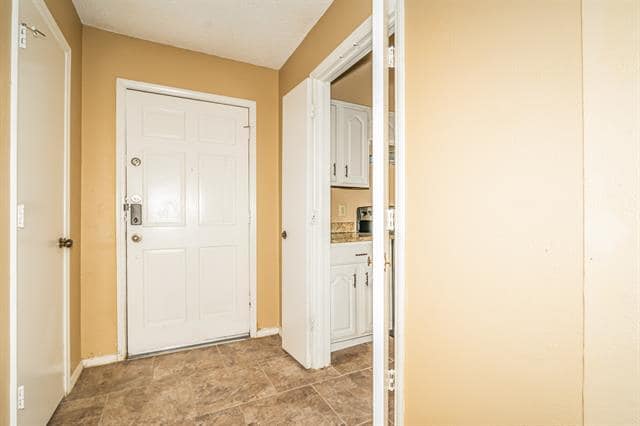 Building Photo - 505 San Carlos Dr