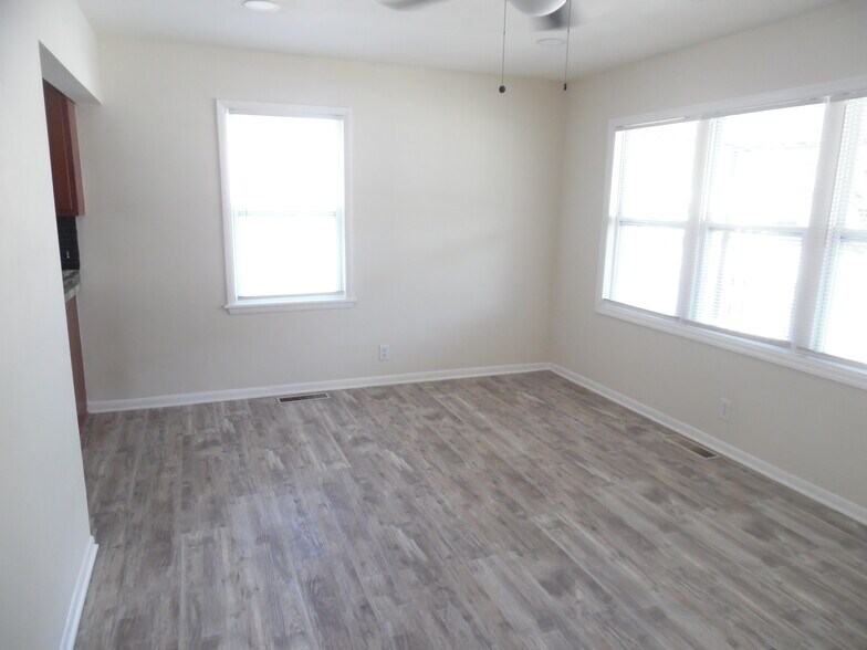 Building Photo - 1573 Biscayne Dr