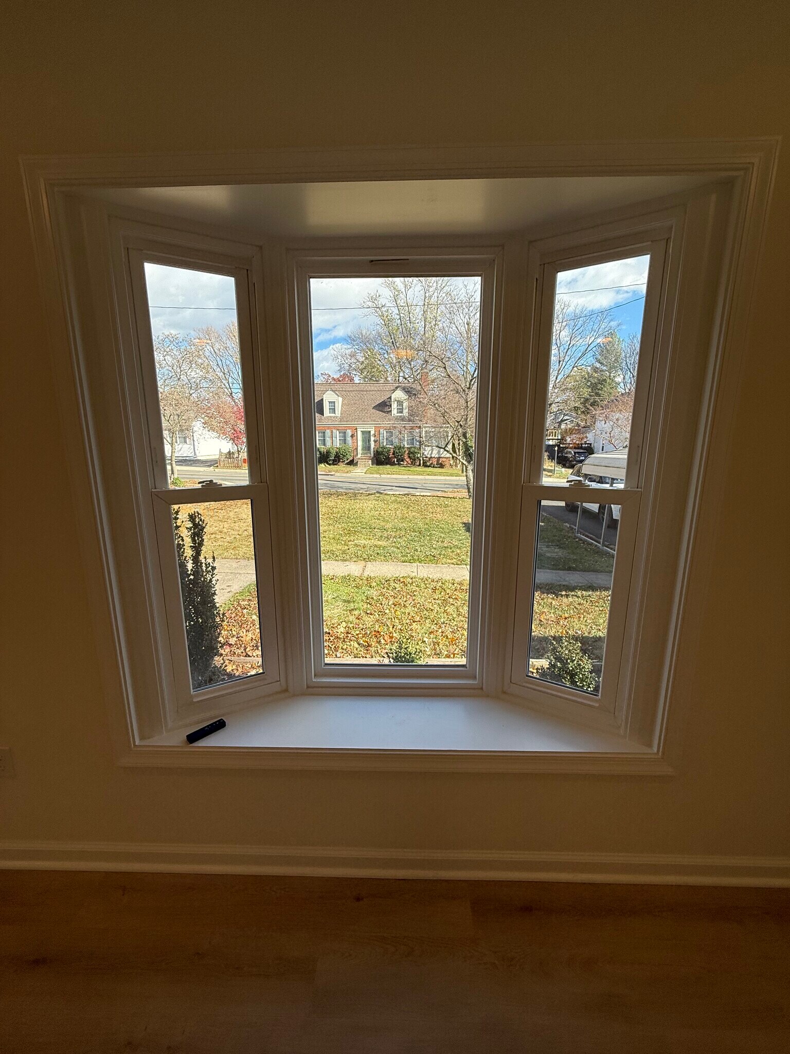 Bay window - 113 Catoctin Cir NE