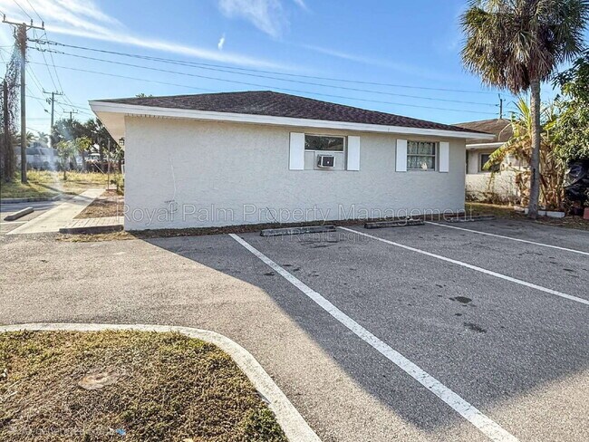 Building Photo - 3744 Estelle Ave